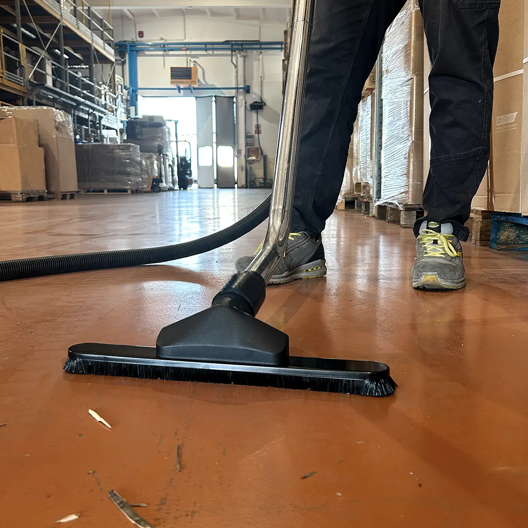 Spazzola pavimenti professionale per grandi superfici